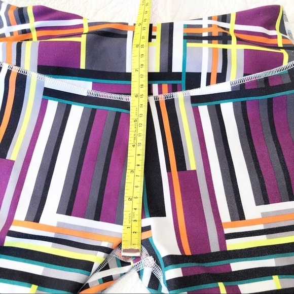 Fabletics Crop Geometric Print Leggings - XS - Picture 4 of 10